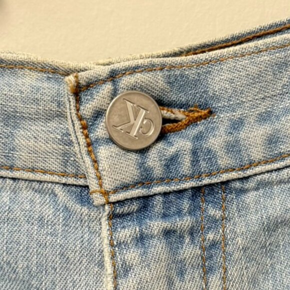 Calvin Klein Womens Size 10 Cuff Short Enzyme Wash Denim Shorts Vintage 90s - Picture 7 of 12